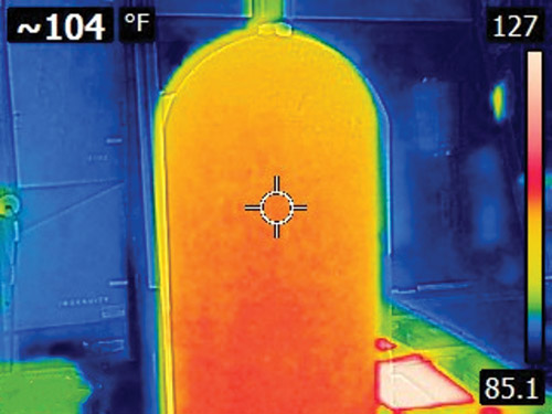Figure 9a. The bottom half of an accumulator&nbsp;(left) should be warmer than the top half (right).