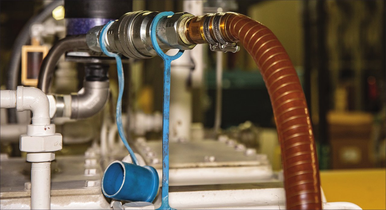 The filter cart connection on one of the breather mounts The filter cart connection on one of the breather mounts