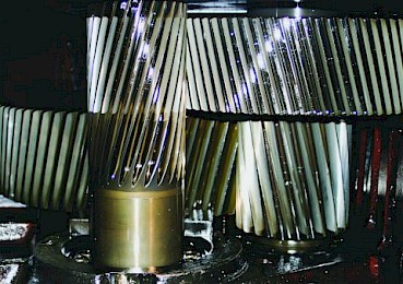 Oil analysis interpretation for grease gears