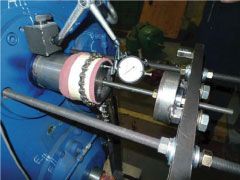 This fixture is used for measuring shaft endplay. 