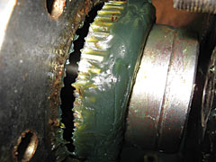 This image shows good coupling coverage and adequate grease consistency.