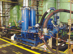 A flushing skid in operation