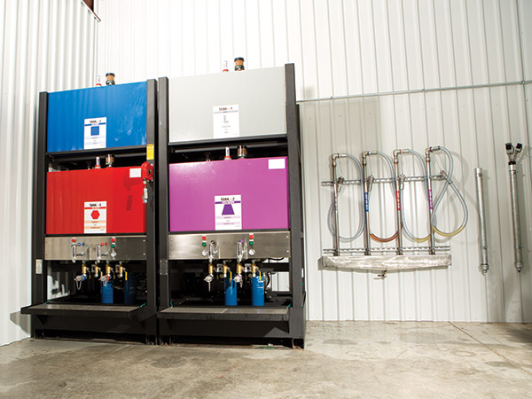 The non-food-grade oil storage units are complete with desiccant breathers, level indicators, pumps and filters for each container. There are no connections between tanks for cross-contamination.