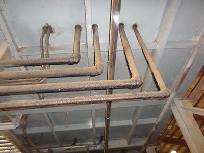 The use of 90-degree fittings in piping and tubing should be avoided when plumbing a system.